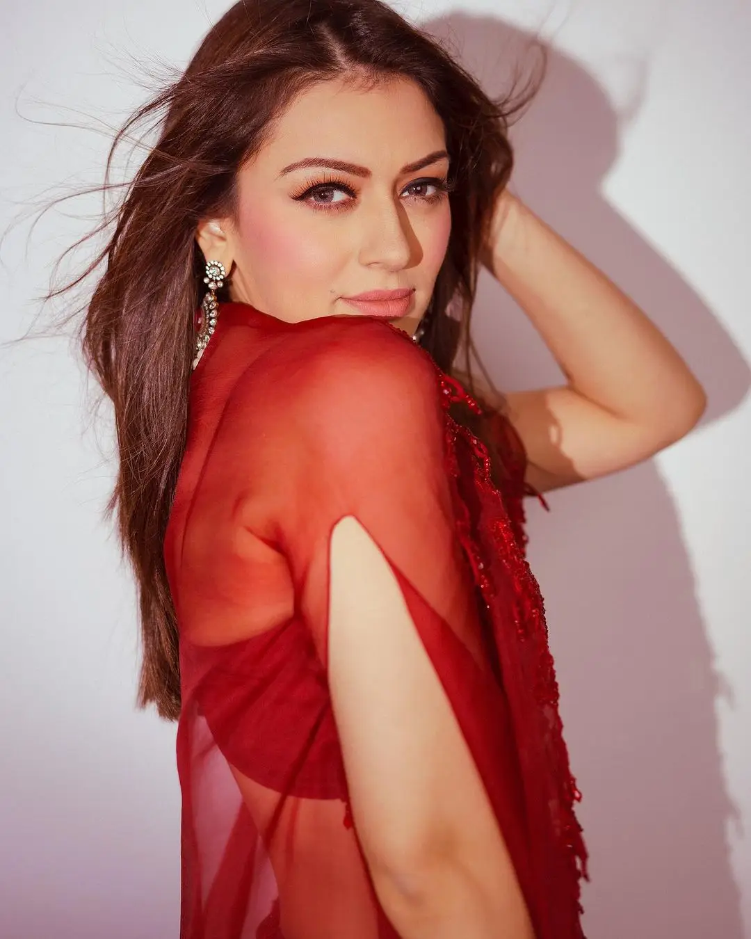 INDIAN ACTRESS HANSIKA MOTWANI PHOTOSHOOT IN RED PANT CHOLI 4